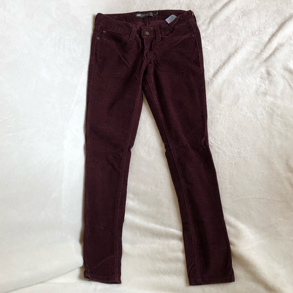 Levi’s Wine Corduroy Skinny size 5